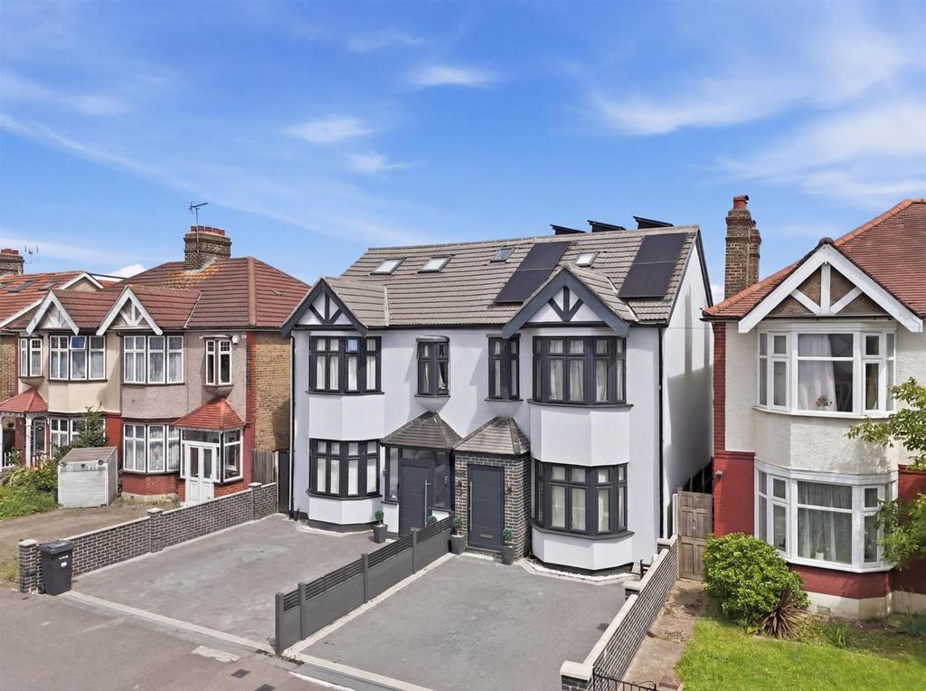 Detached house exterior, driveway