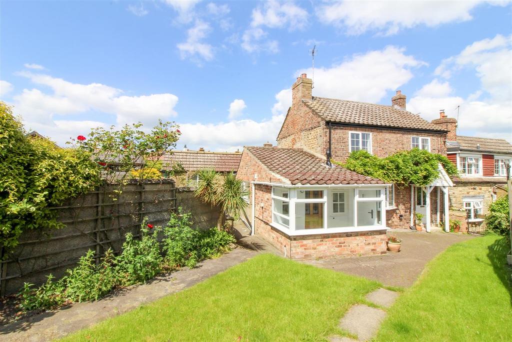 3 bedroom cottage for sale