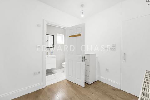 5 bedroom semi-detached house to rent, Salisbury Avenue, Barking, IG11