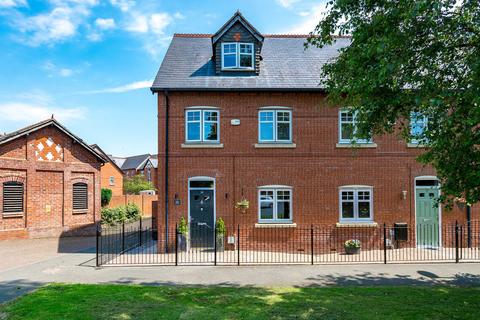 3 bedroom townhouse for sale, Trevore Drive, Wigan WN1