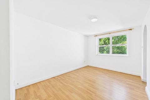 2 bedroom flat for sale, Yorktown Road, Sandhurst, Berkshire, GU47