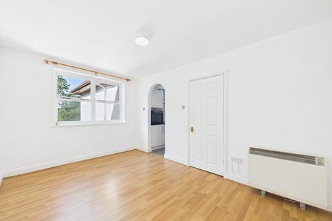 2 bedroom flat for sale, Yorktown Road, Sandhurst, Berkshire, GU47
