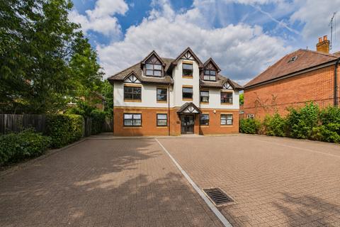 2 bedroom flat for sale, Yorktown Road, Sandhurst, Berkshire, GU47
