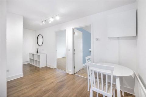 2 bedroom flat to rent, Ferrey Mews, London, SW9