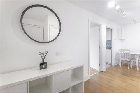 2 bedroom flat to rent, Ferrey Mews, London, SW9
