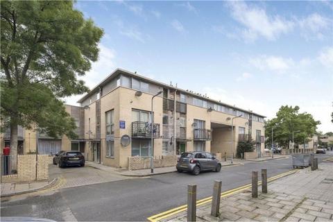 2 bedroom flat to rent, Ferrey Mews, London, SW9