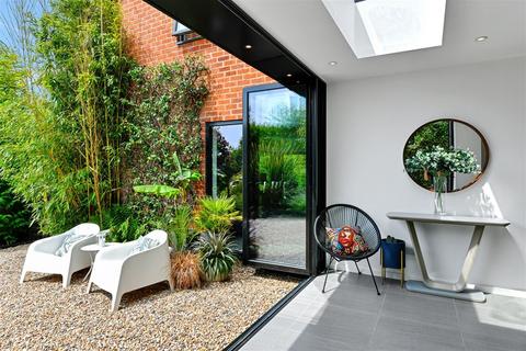 4 bedroom detached house for sale, Greenacre, Nottingham