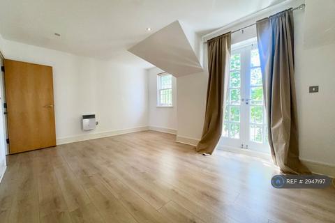 2 bedroom flat to rent, Hetton House, Loughton, IG10