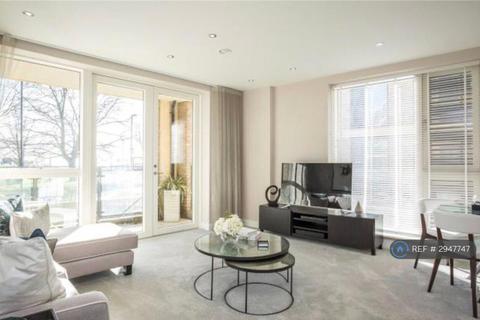 1 bedroom in a flat share to rent, Garrison Heights, London, NW7