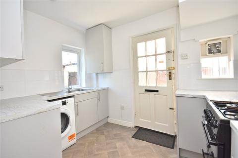 3 bedroom semi-detached house for sale, The Oval, Leeds, West Yorkshire