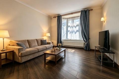 4 bedroom end of terrace house for sale, Garratt Lane, London