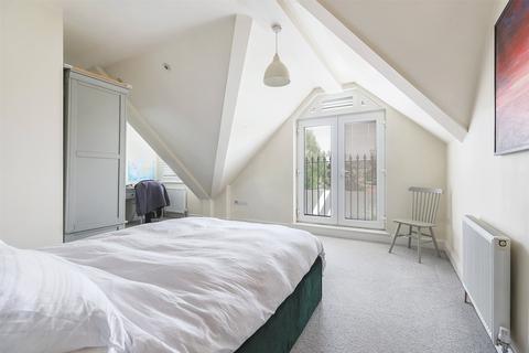 2 bedroom apartment for sale, Junction Road, Dorking, Surrey, RH4