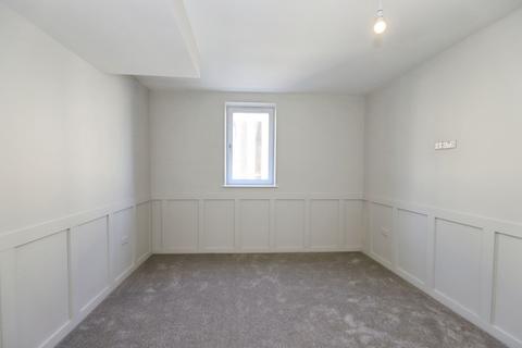 1 bedroom flat for sale, Vicar Street, Weavers Wharf Centre, Kidderminster, DY10