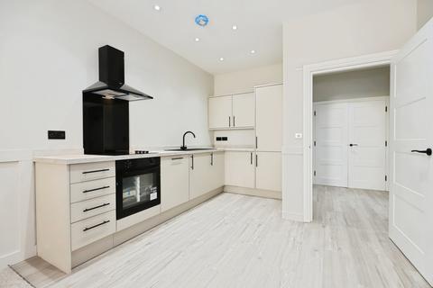 1 bedroom flat for sale, Vicar Street, Weavers Wharf Centre, Kidderminster, DY10