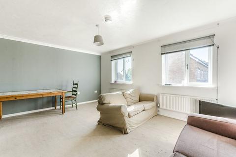 4 bedroom house to rent, Wilkins Close, Colliers Wood, Mitcham, CR4