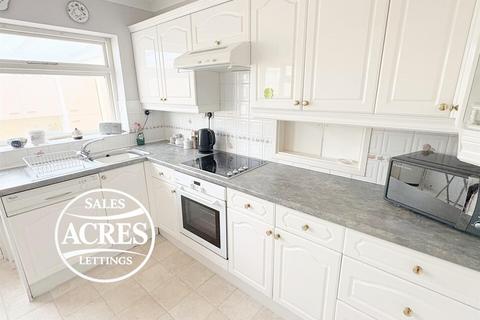 2 bedroom detached bungalow for sale, Lapworth Drive, Sutton Coldfield