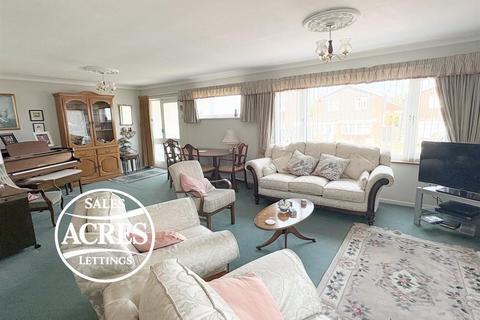2 bedroom detached bungalow for sale, Lapworth Drive, Sutton Coldfield