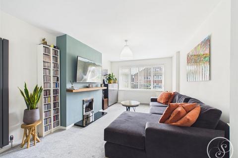 4 bedroom semi-detached bungalow for sale, St. Matthews Walk, Leeds