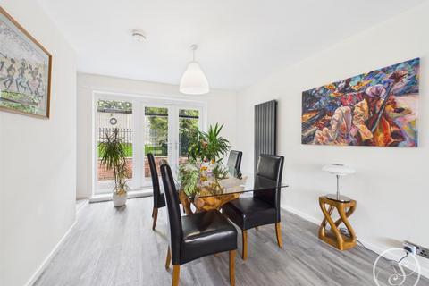 4 bedroom semi-detached bungalow for sale, St. Matthews Walk, Leeds