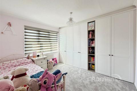 3 bedroom semi-detached house for sale, Pierrefondes Avenue, Farnborough, Hampshire