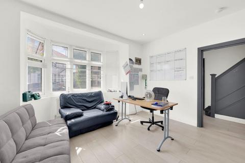 9 bedroom terraced house for sale, Crownfield Avenue, Ilford, IG2