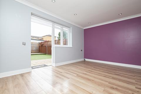 2 bedroom terraced house to rent, Merriam Avenue, London E9