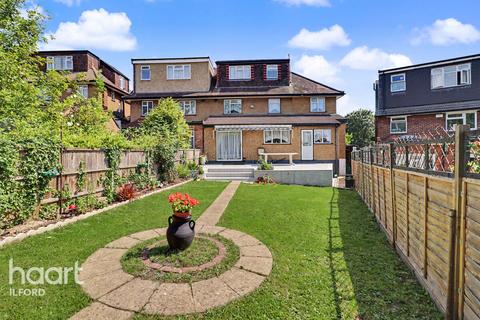 undefined, Wells Gardens, Ilford