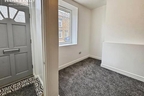 3 bedroom end of terrace house to rent, Grafton Street, Barnsley