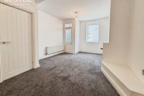 3 bedroom end of terrace house to rent, Grafton Street, Barnsley