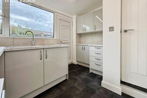 3 bedroom end of terrace house to rent, Grafton Street, Barnsley