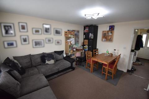 3 bedroom terraced house to rent, School Walk, Wellingborough NN8
