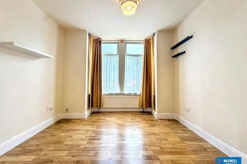 5 bedroom property for sale, Burnt Oak Broadway, Edgware