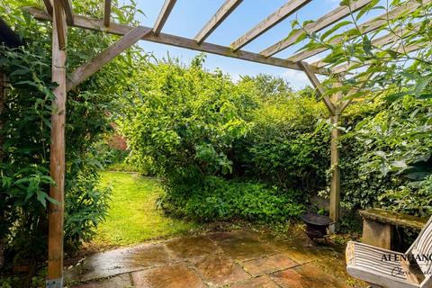 4 bedroom semi-detached house for sale, Walnut Street, Southport PR8