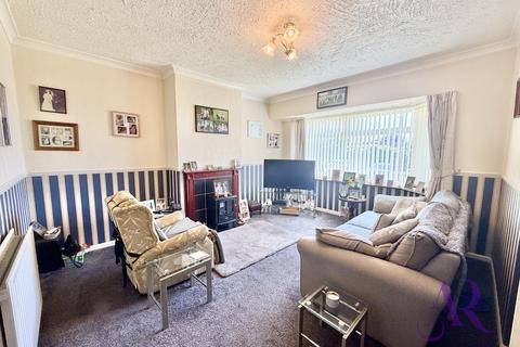 2 bedroom maisonette for sale, Farmclose Road, Wootton, Northampton