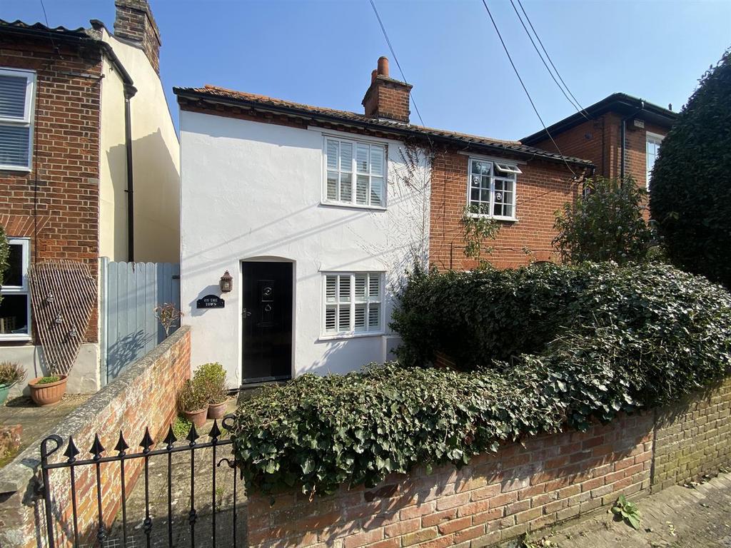 2 bedroom semi-detached house to rent