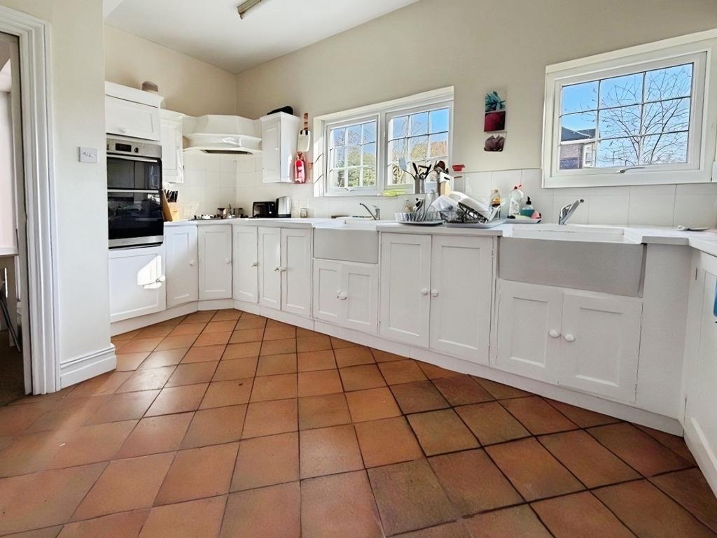 1 bedroom in a house share to rent