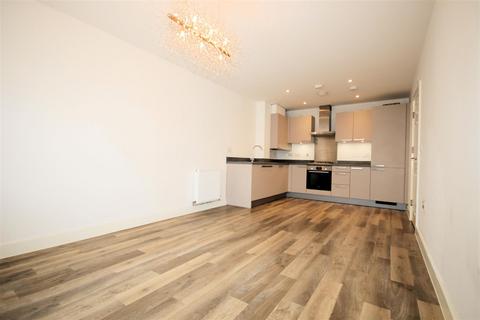 2 bedroom apartment to rent, Warwick Avenue, Bedford