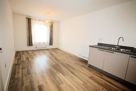 2 bedroom apartment to rent, Warwick Avenue, Bedford
