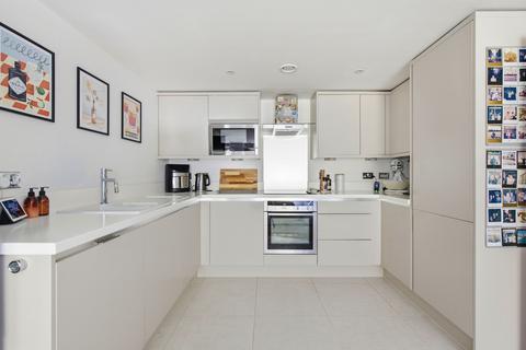 2 bedroom apartment for sale, Quadrella Gardens, Ascot