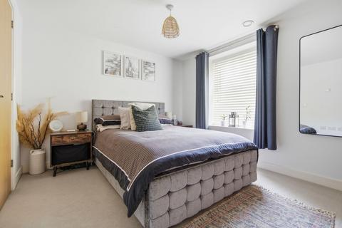 2 bedroom apartment for sale, Quadrella Gardens, Ascot