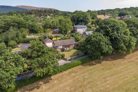 3 bedroom detached bungalow to rent, Pontesbury Hill, Shrewsbury