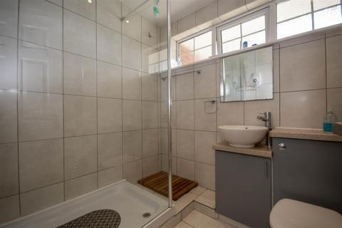 3 bedroom detached bungalow to rent, Pontesbury Hill, Shrewsbury