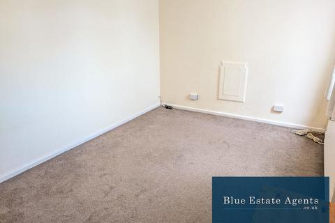 2 bedroom flat to rent, High Street, Whitton, Twickenham, TW2