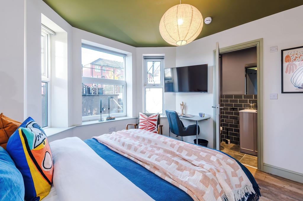 Apartment in Leeds, West Yorkshire - View 3