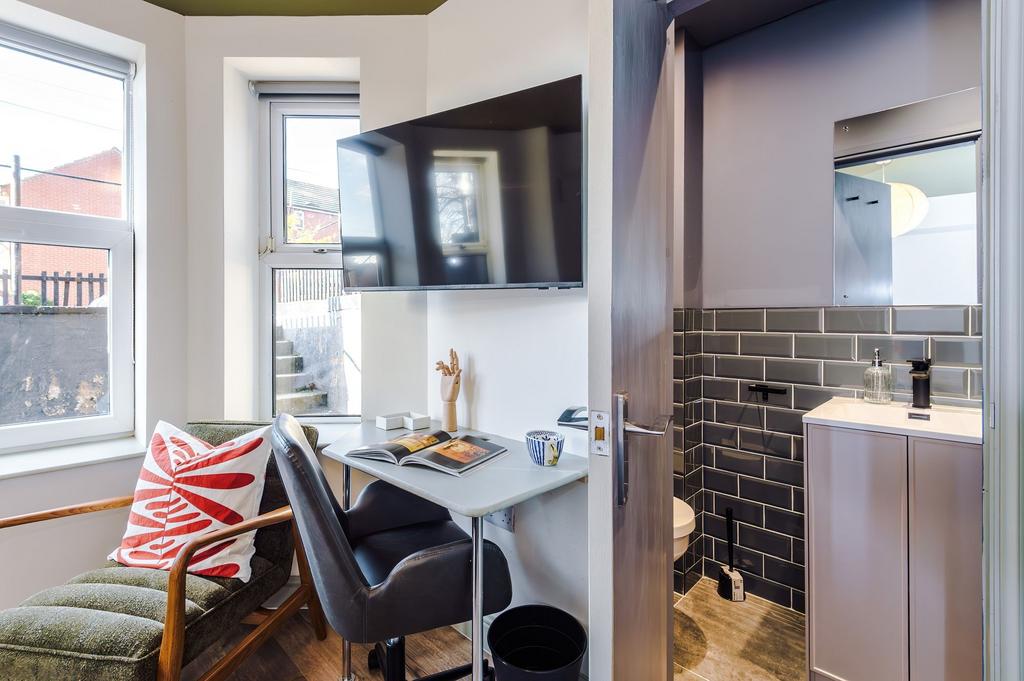 Apartment in Leeds, West Yorkshire - View 4