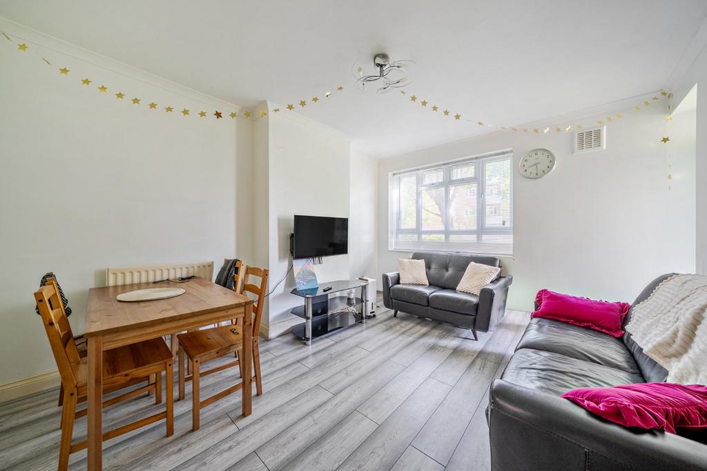 3 bedroom flat to rent