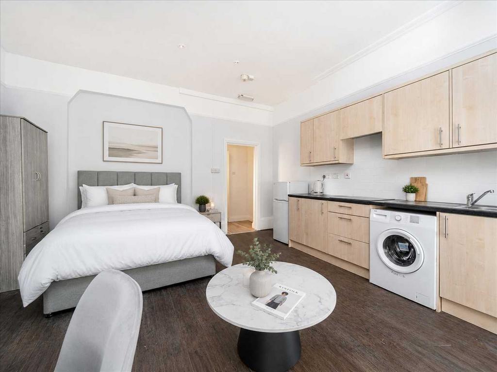 Apartment in Brighton - View 3