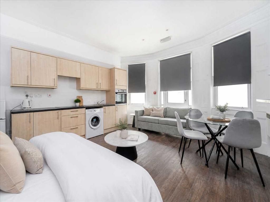 Apartment in Brighton - View 4
