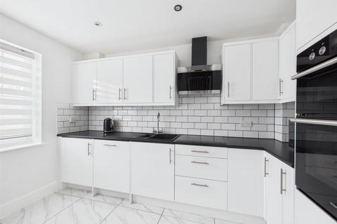 2 bedroom house for sale, Blue leaves avenue, Coulsdon CR5