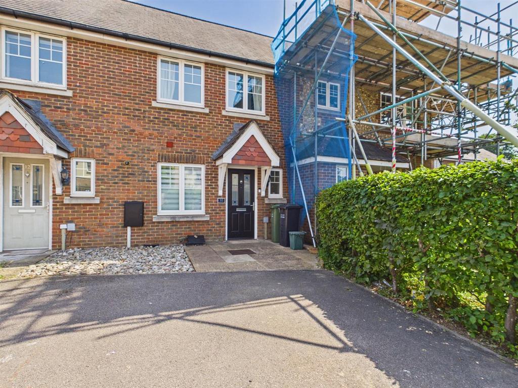 Detached house exterior, driveway